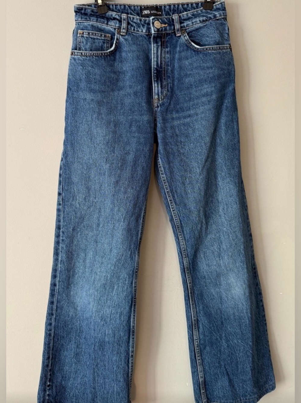 Zara Women's wide leg Jeans in Medium Blue Wash 30 in inseam